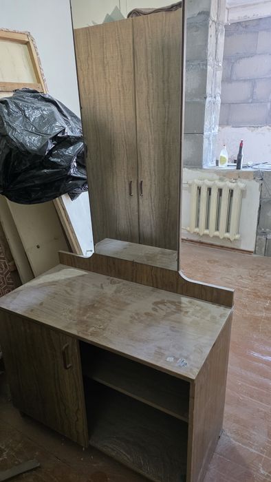 Шкаф, трюмо, кровать