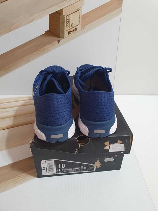 Under Armour masura 42 , 44, 44.5  ,45  noi in cutie