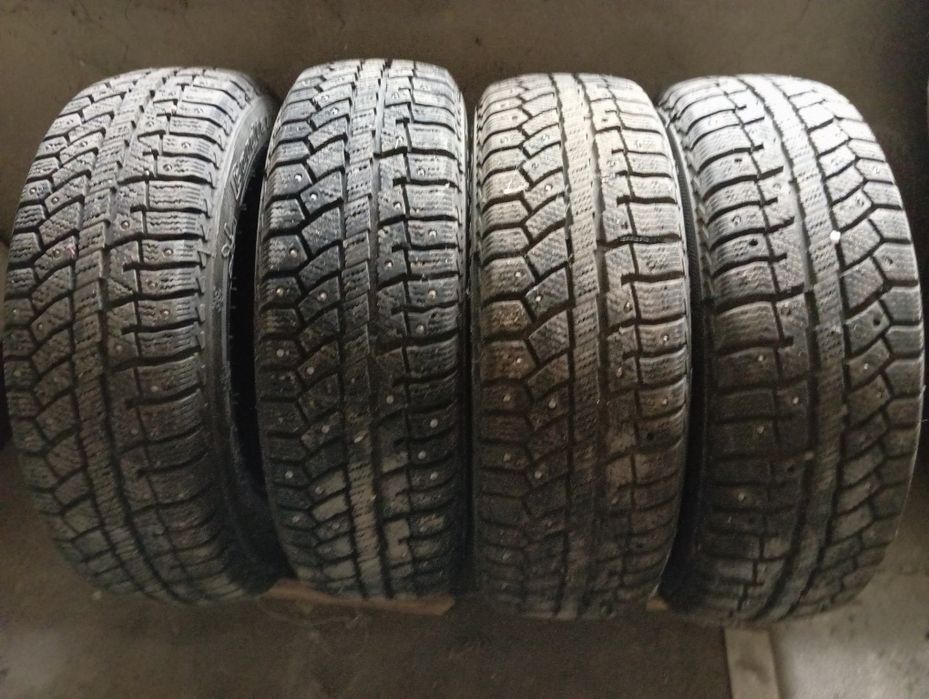 Шины зимние размер  185/65/14 .
