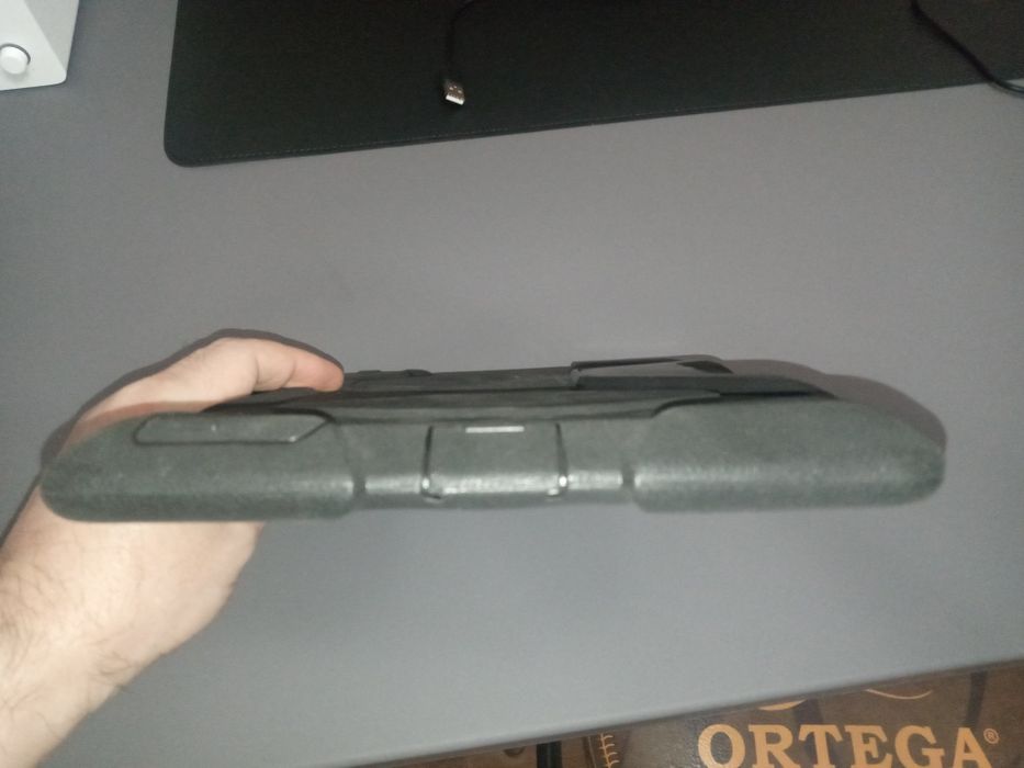 Антивандальный кейс Griffin для iPad 2th, 3th + gen