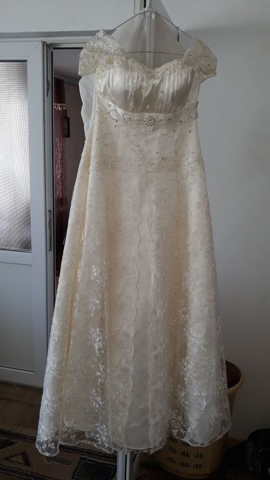Rochie mireasa in stare buna