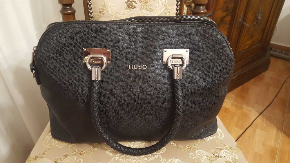 Genti: Liu Jo si Trussardi