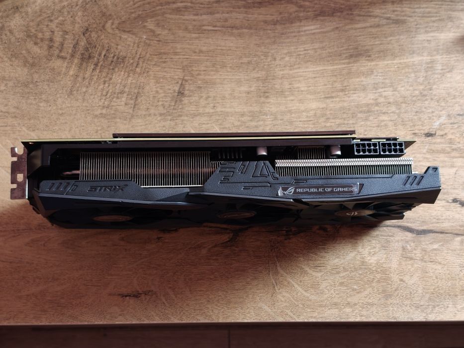 Видеокарта ASUS ROG Strix Radeon RX Vega 56 8GB OC