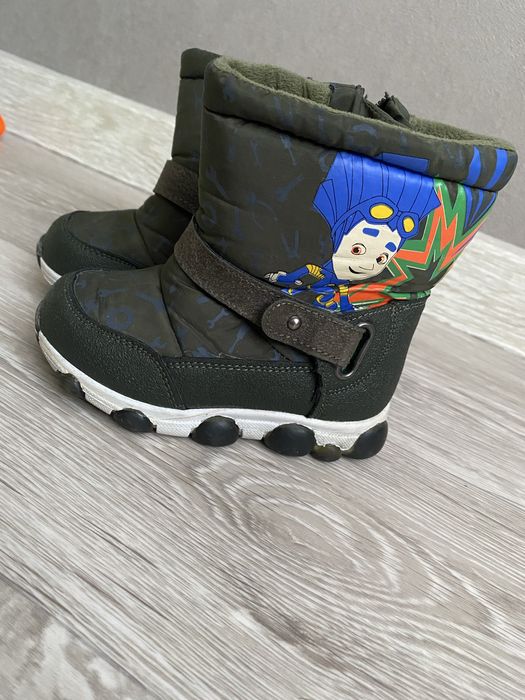 Продам детскую обувь