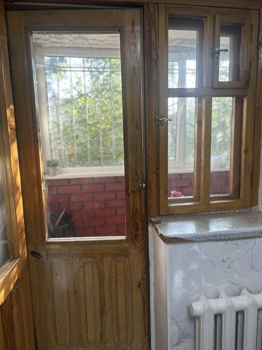 Продам двери деревянные