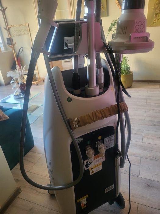 Vând aparat profesional de remodelare corporală și facială REVOLV-X