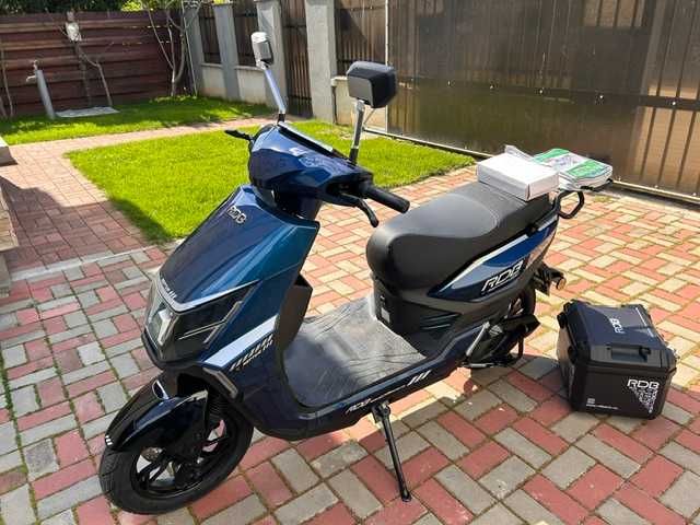 Scuter electric RDB NEPTUN III, 2000W, fara permis, 25 km/h