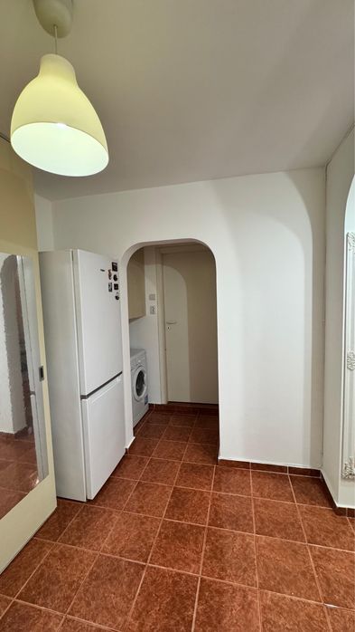 Apartament de vanzare zona Buzaului, spatele scolii nr. 2, doua camere, decomandat