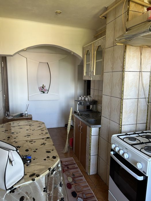 Inchiriez apartament
