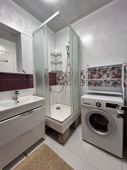 Квартира 4 комнатный,1 этаж