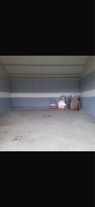 Inchiriez hala 75 mp in spate la Fan Courier.