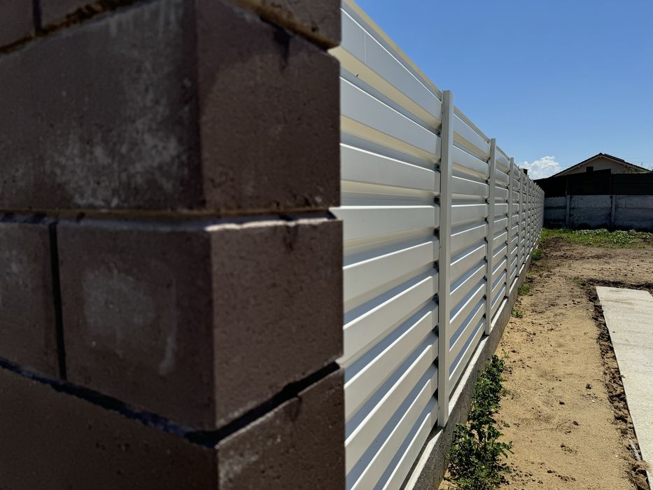 Gard din tabla cutata Viking, model T35 fatada, vopsita electrostatic.