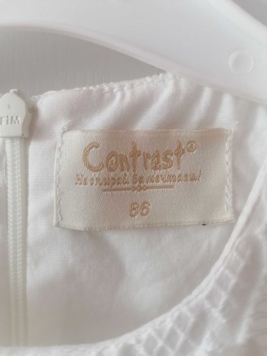 Бяла рокля и обувки за момиче