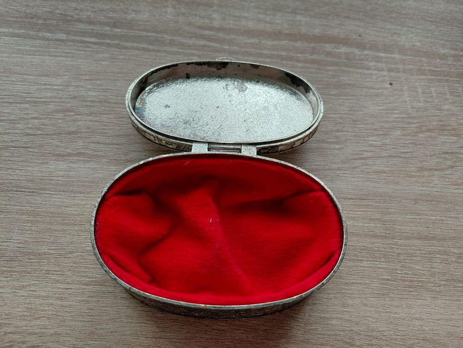 Vand 2 casete bijuterii