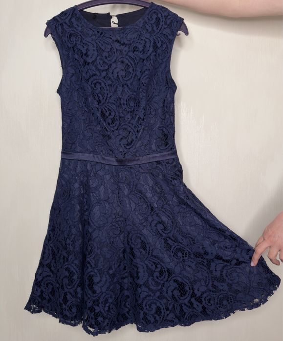 Продам  платья  размер 38-40-42.