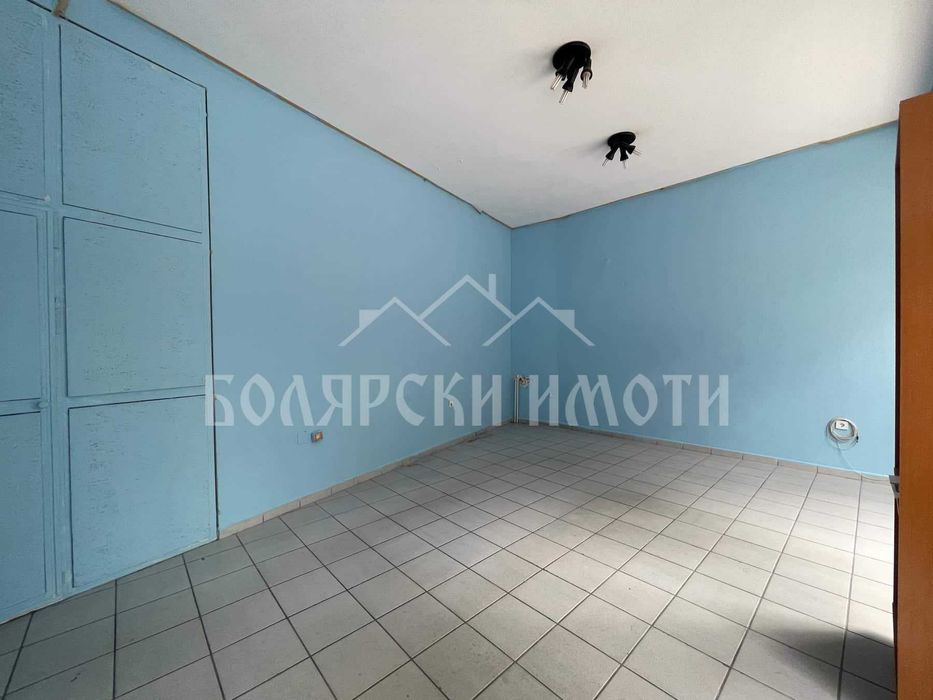 Дава се под наем Магазин в Велико Търново, Център - 32 кв.м за 484.5 € - Снимка #3