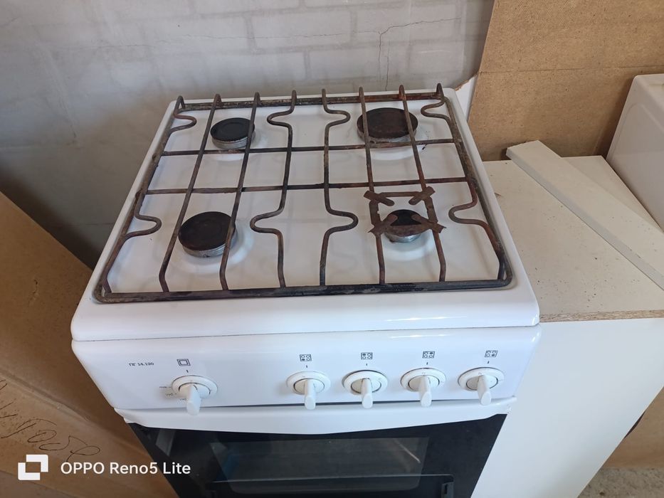 Продам газовую плиту