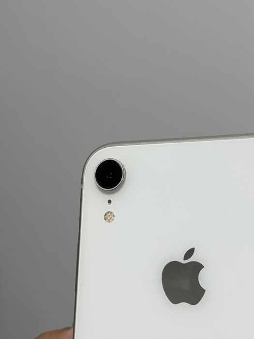 Продам iPhone XR