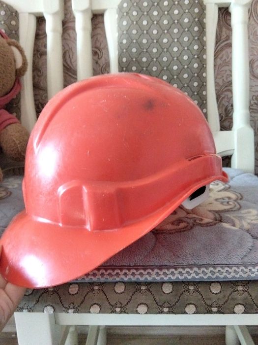 Продам каску за 2500 тг