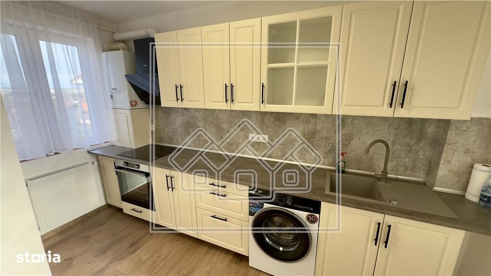 Apartament 2 camere, renovat, parcare, decomandat, etaj intermediar — fotografia 1