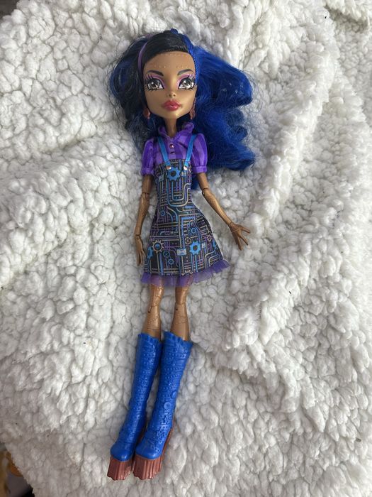 Робекка Стим арт класс Monster High