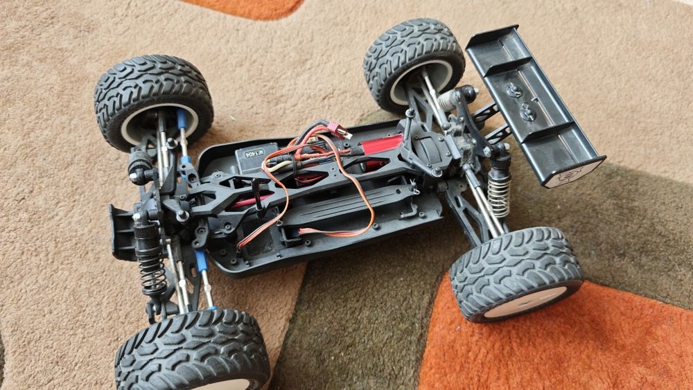 Losi Mini 8 тръги