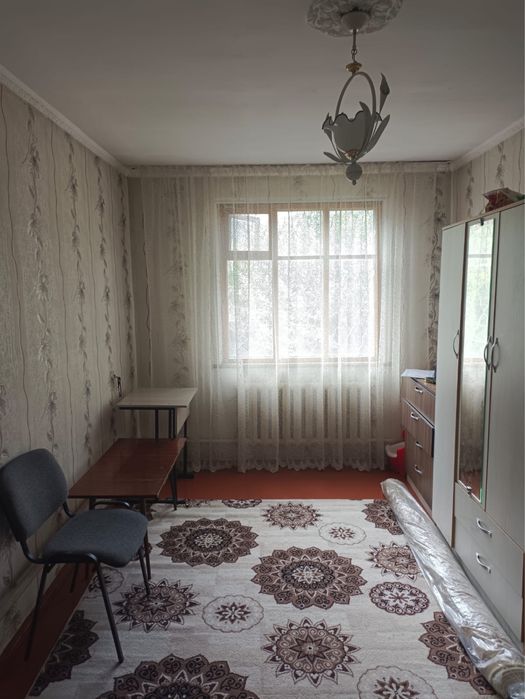 Продам два дома.