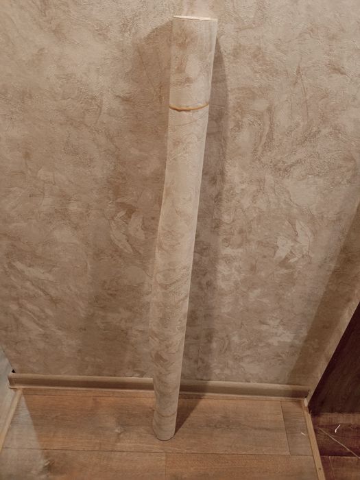 Остаток обоев  .