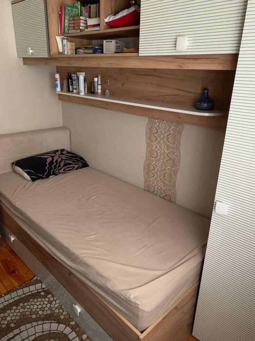 Продается односпальный гарнитур