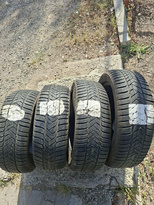 Продам шины 215/50/18 пирелли