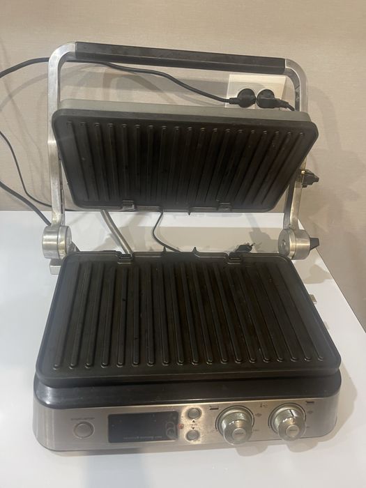 Грильница Delonghi CGH1030D