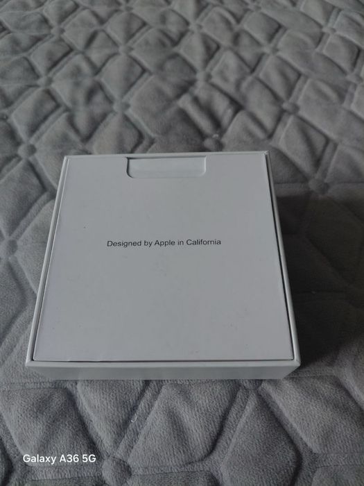 продам оригинальные air pods есть чек