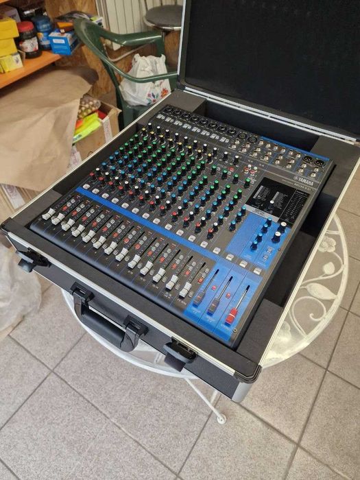 Yamaha MG16XU Смесителен пулт + куфар