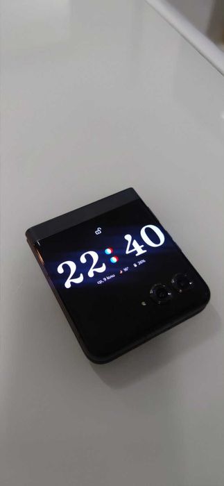 Motorola  Razr 50