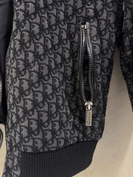 Продам Ветровку Dior