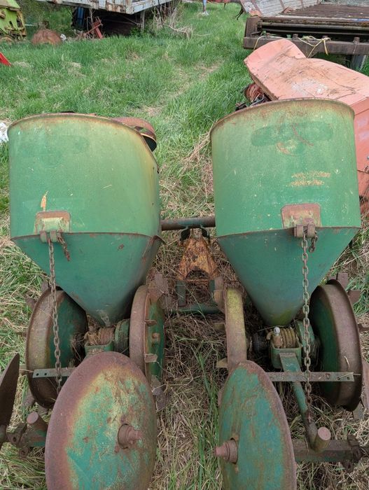 Masină de plantat cartofi