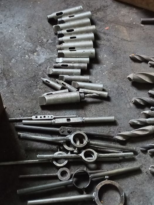 Сверло, метчик, плашка и т.п  в ассортименте