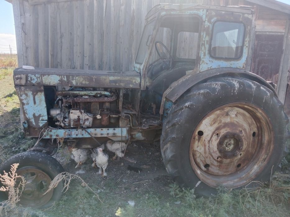 Продам срочно трактор