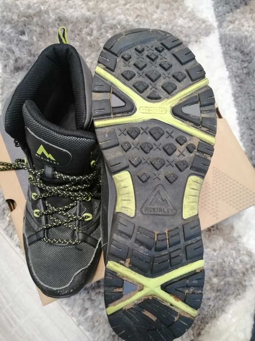 Vând bocanci Mc Kindley