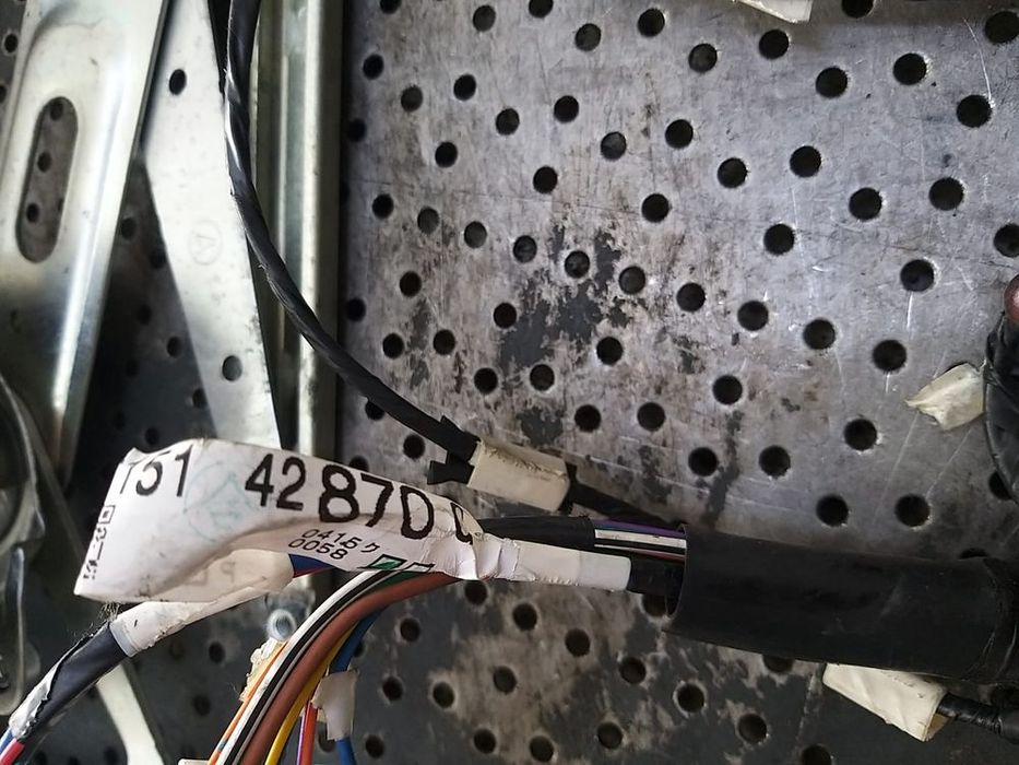 Cablaj instalatie electrica usa dreapta fata toyota rav 4 3 a3 8215142870g