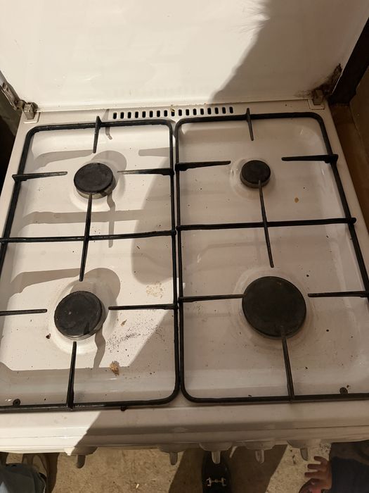 Продам газовую плиту
