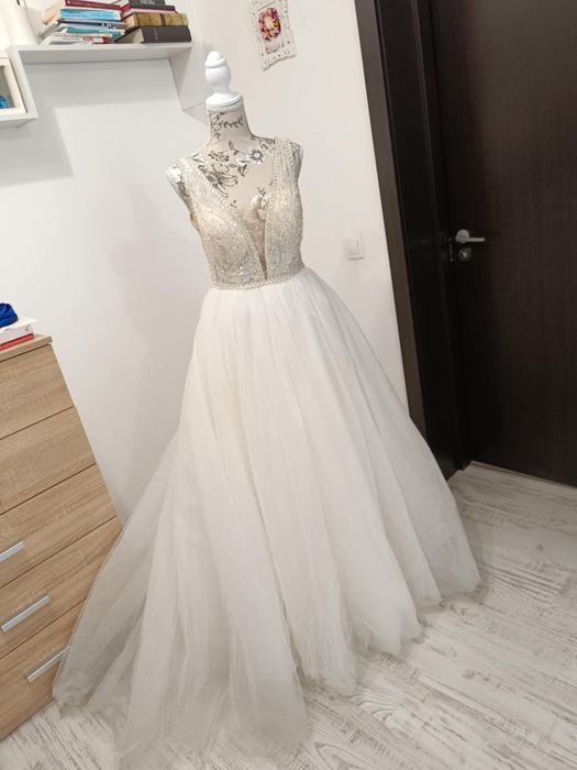 Vand rochie de mireasa