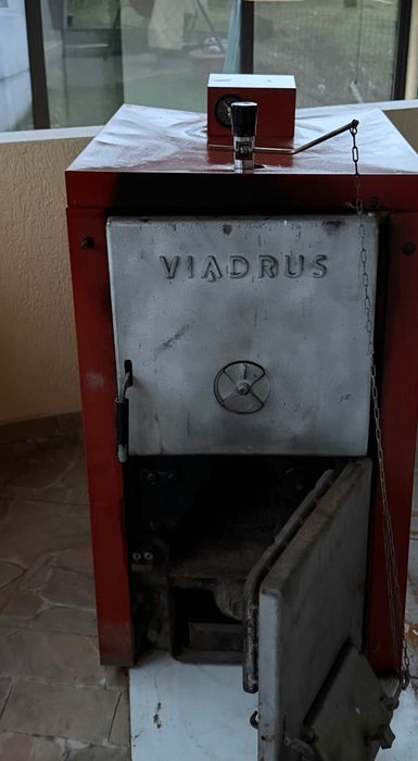 Vând centrală pe lemne ,25kw. Centrala este funcțională.