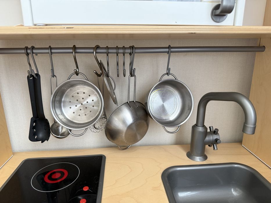 Продам детскую кухню IKEA DUKTIG