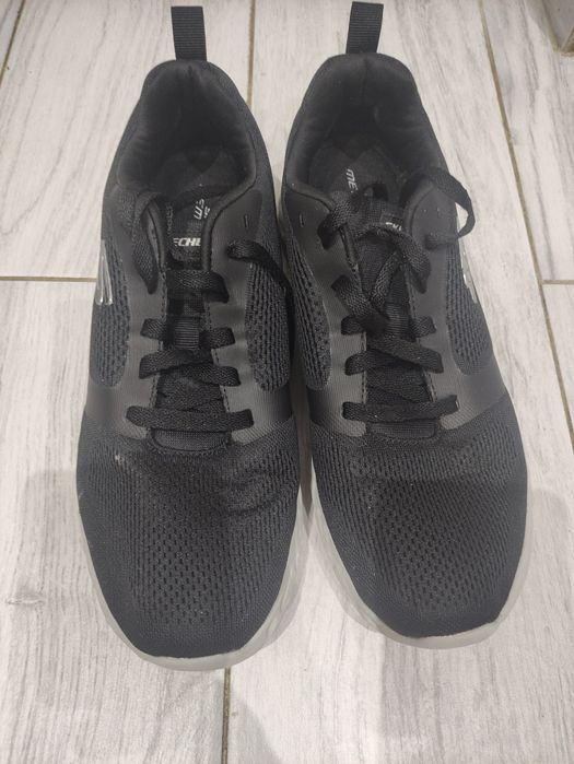 Vând adidași sport