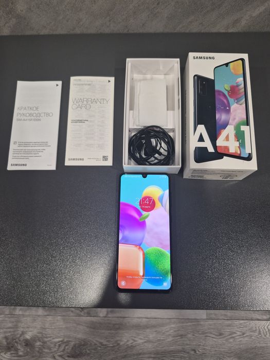 Телефон Samsung A41