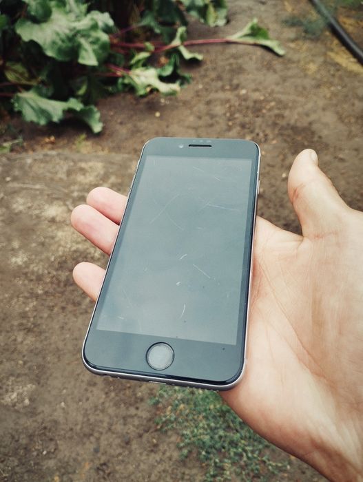 Продам iPhone 6s 64GB