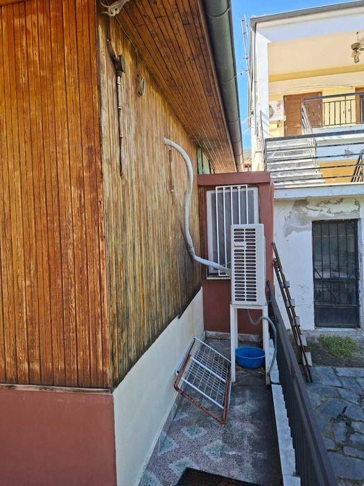 Продава къща 50 м2 с двор 266 м2 до манастира в Асровалта, Гърция