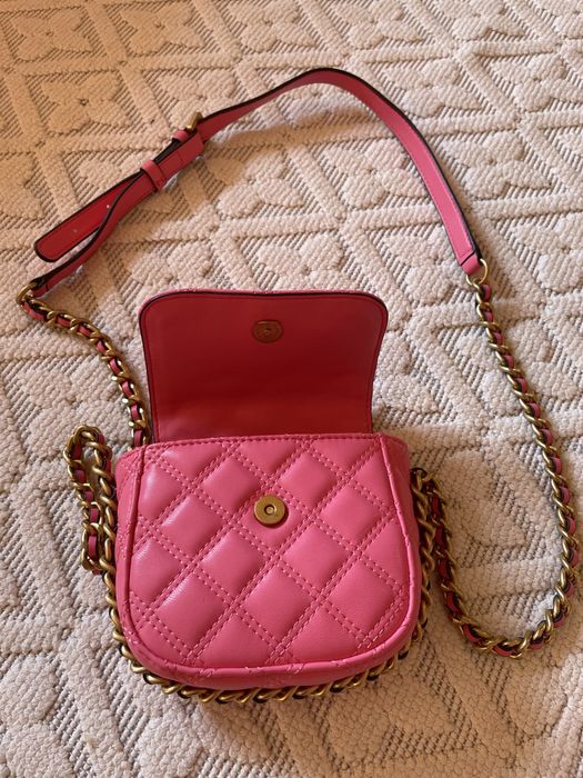 Розова чанта Guess
