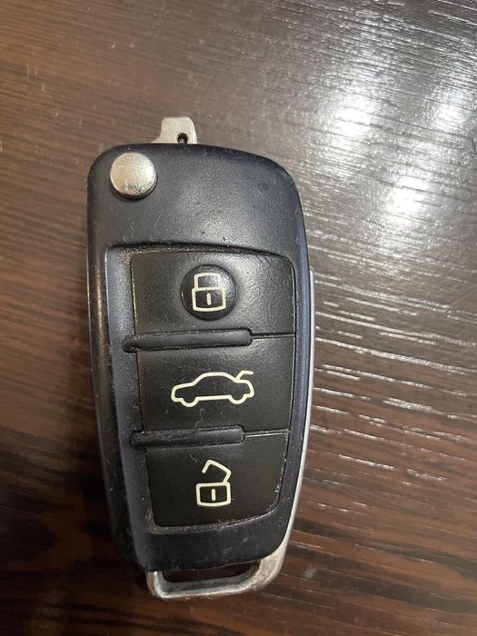 Ключ от Ауди А3Мерцедес пежо